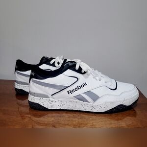 Reebok Court Advance Ortholite Sneaker Gray/White. Mens Size 9.5 Women Size 11